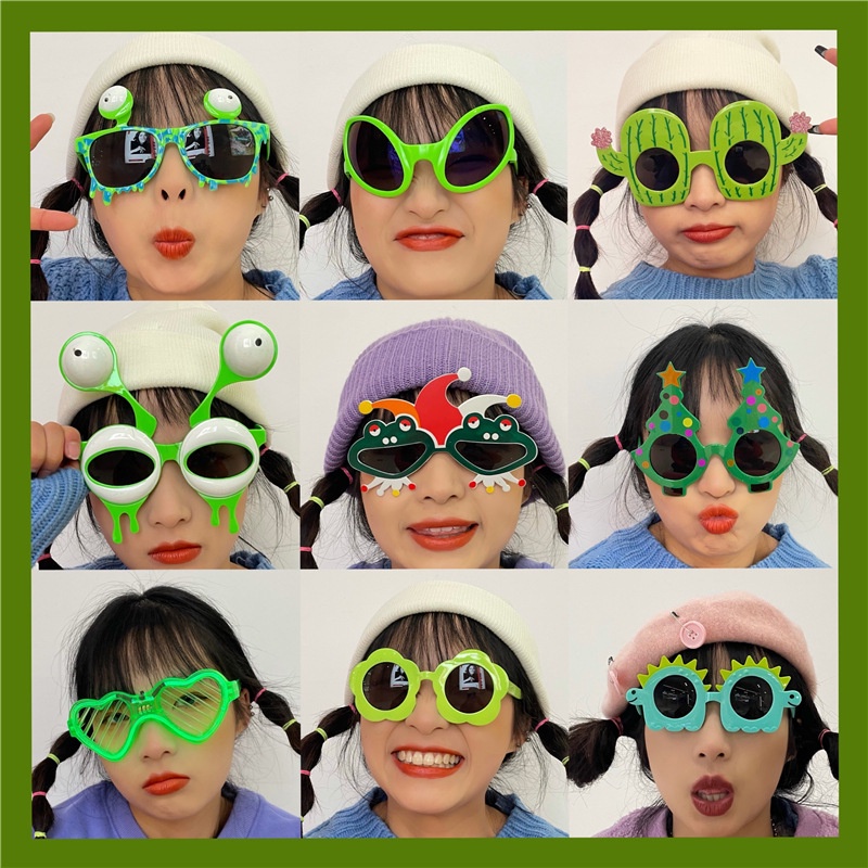 Kacamata Hitam Desain Alien Warna Hijau Untuk Pasangan