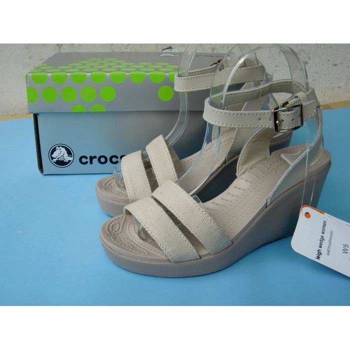 sepatu crocs wanita wedges