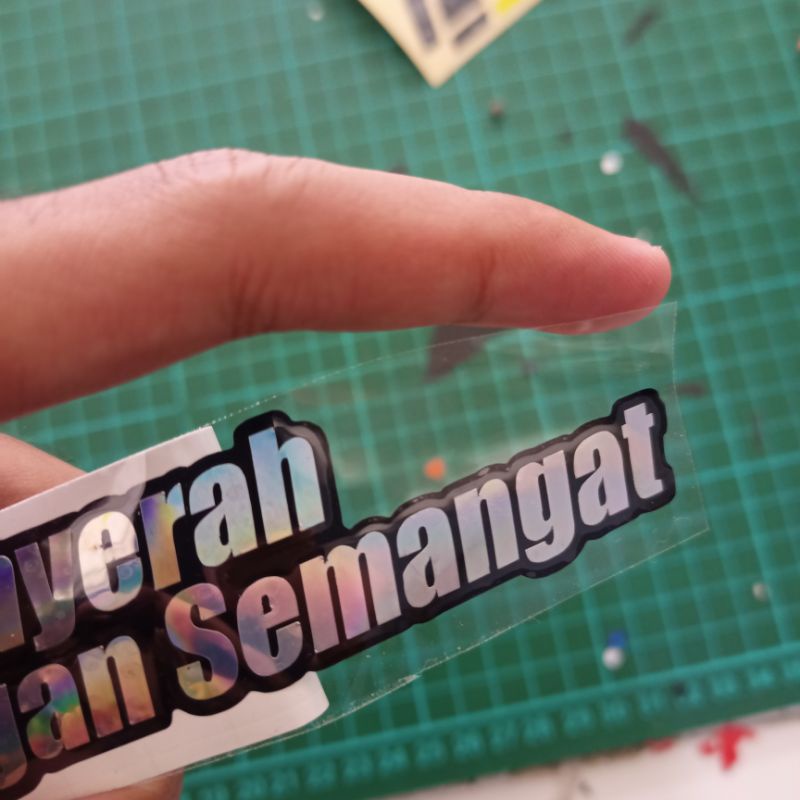 Sticker Cutting Kata kata TETAP MENYERAH DAN JANGAN SEMANGAT