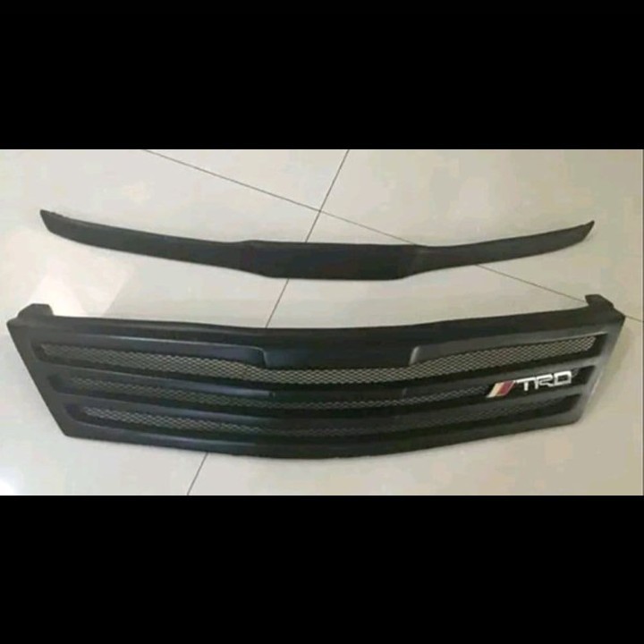 Grill Innova 2012/13 TRD