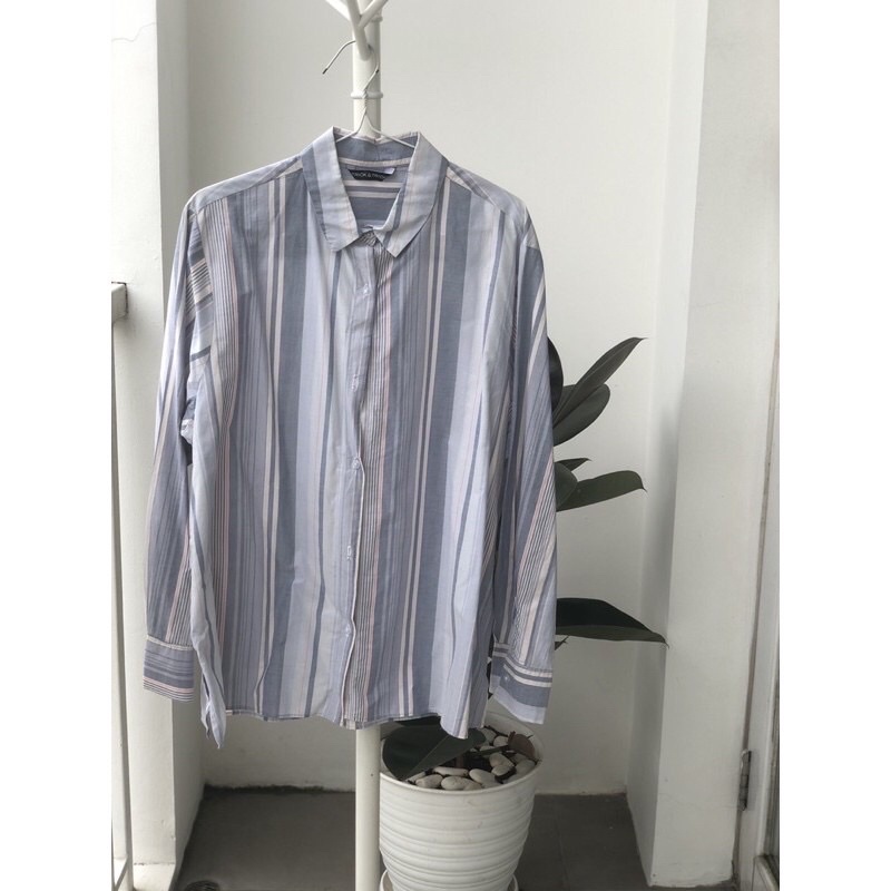 preloved kemeja trick & tricky ( trick and tricky )