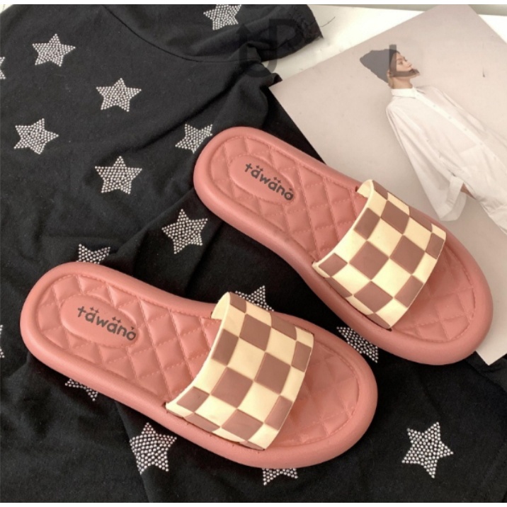 Sandal Slop Wanita Desain Catur Terbaru