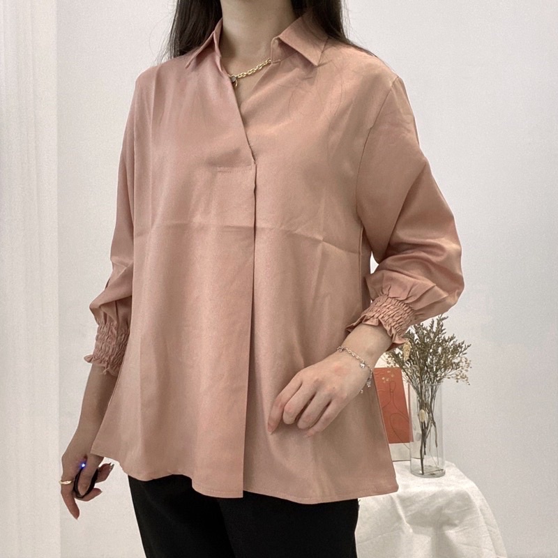 BEFAST - ZRD OOTD Wanita Kemeja RYUNA / KARA V-Neck Blouse with Collar / Kemeja Leher V / Kem Polos Formal / Fashion Wanita Casual Terbaru / Kemeja Lengan Panjang Karet / OOTD Wanita Ala Korean Style