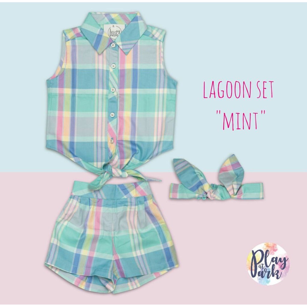 

Lagoon Set in mint color