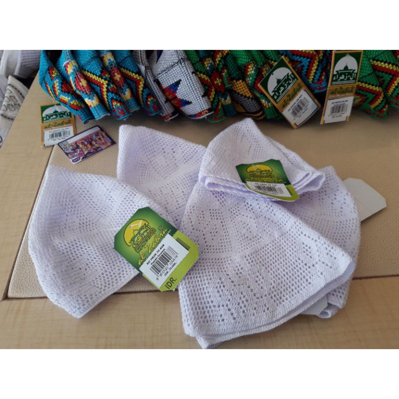 peci/ kopiah rajut putihan Al zahra