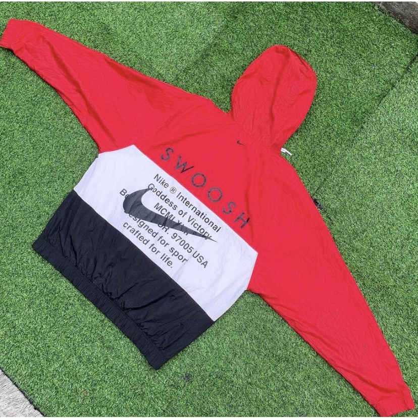 Nike Internasional Big Swoosh Jaket | Thrift Second Bekas