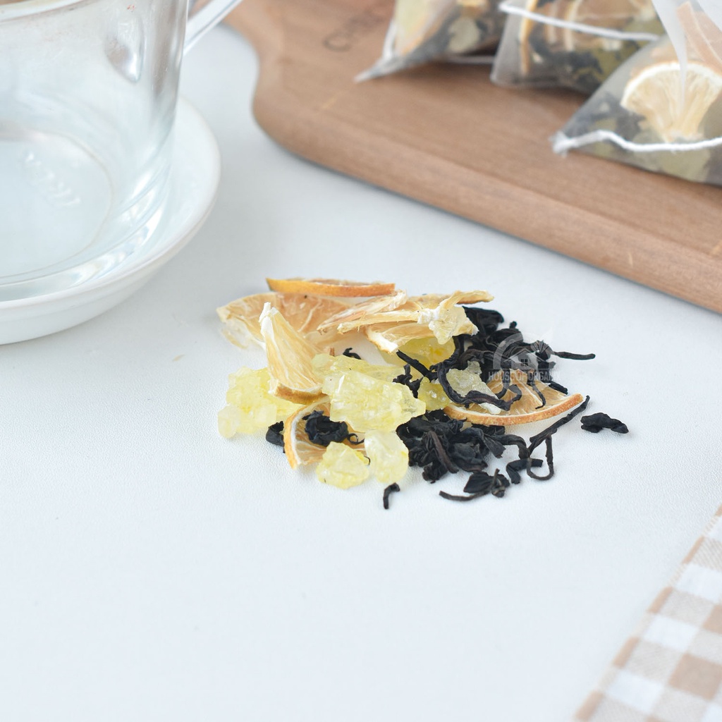 Black Lemon Tea with Rock Sugar / Teh hitam lemon dengan gula batu