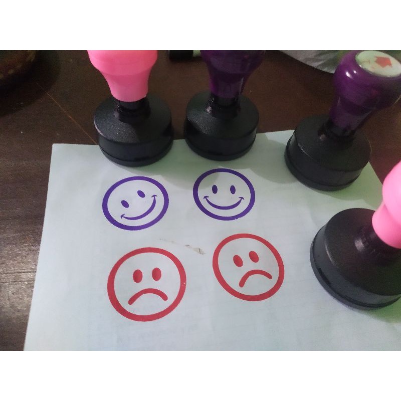 

Stempel Flash Bentuk Emot ukuran 42mm