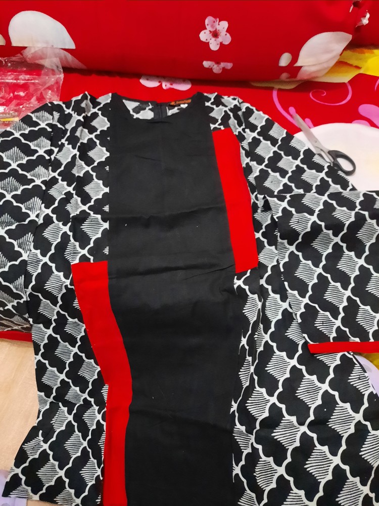 Blus Ardilla Baju Batik Monokrom Wanita Kerja Kantor Elegan Kekinian