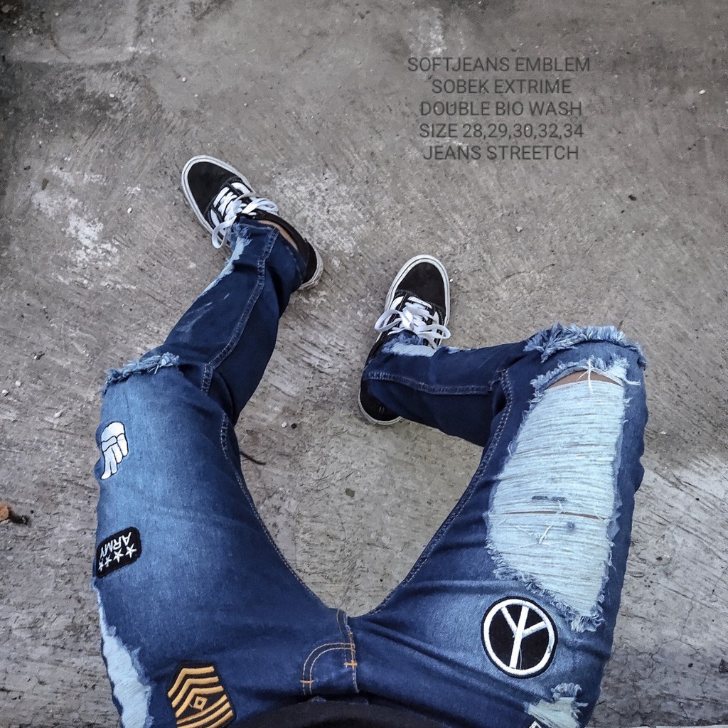 Jeans Sobek Bordir Emblem / Celana Soft Jeans Distro Sobek Emblem / Street Style Kekinian Remaja Dewasa Celana Jeans Panjang Pria Sobek / Jeans Casual Cuyth Emblem Bordir Sobek Premium / Celana Jeans Sobek Emblem Bordir Ori