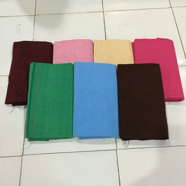 Kain tenun polos.Tenun lurik Prasojo