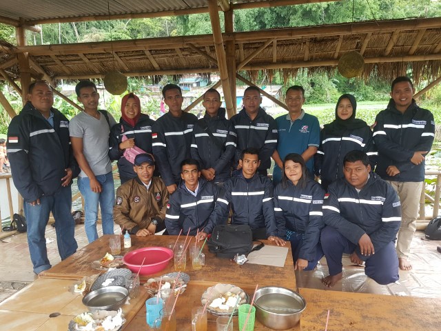 Batik Couple Keluarga Modis Kekinian / Set Batik Couple Keluarga Ayah Ibu Anak Premium Original