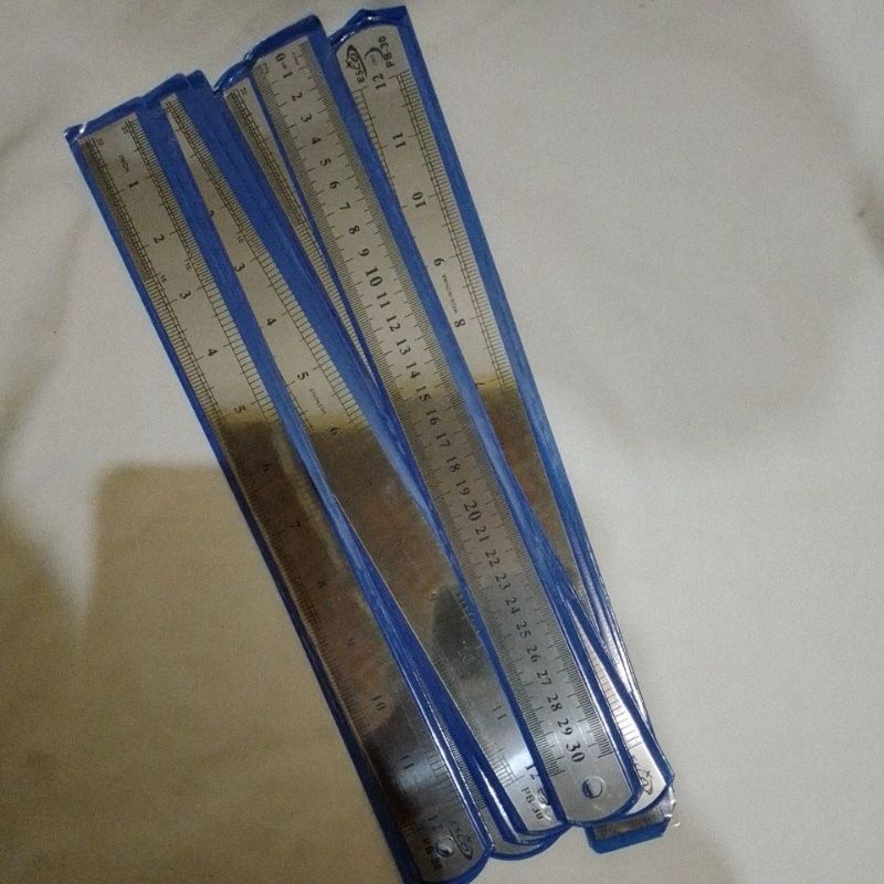 

Penggaris Besi 30 cm / Penggaris Stainless 30 cm
