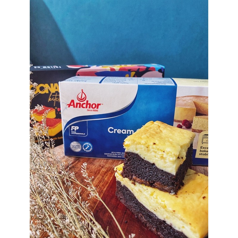 

Fudgy Brownie Cream Cheese