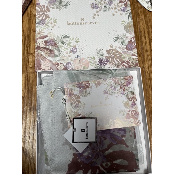 Buttonscarves Tropical Extended