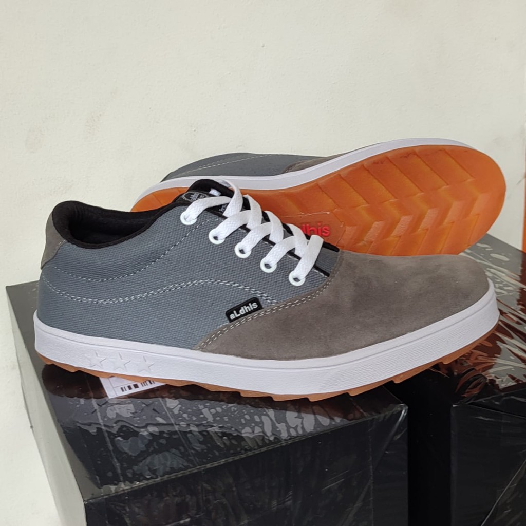 Sepatu Pria Casual Sneakers Cowok Keren Original Asli Lokal Aldhis A021 Grey Abu