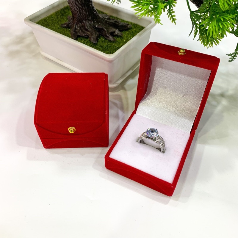 Kotak cincin motif Peti