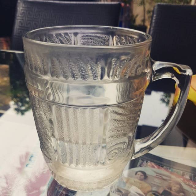 GELAS Kaca Besar