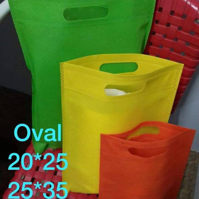 

Goodie bag oval 25x35coustum sablon 1 sisi 1 warna