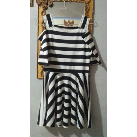 Dress_pakaian wanita_preloved_bekas