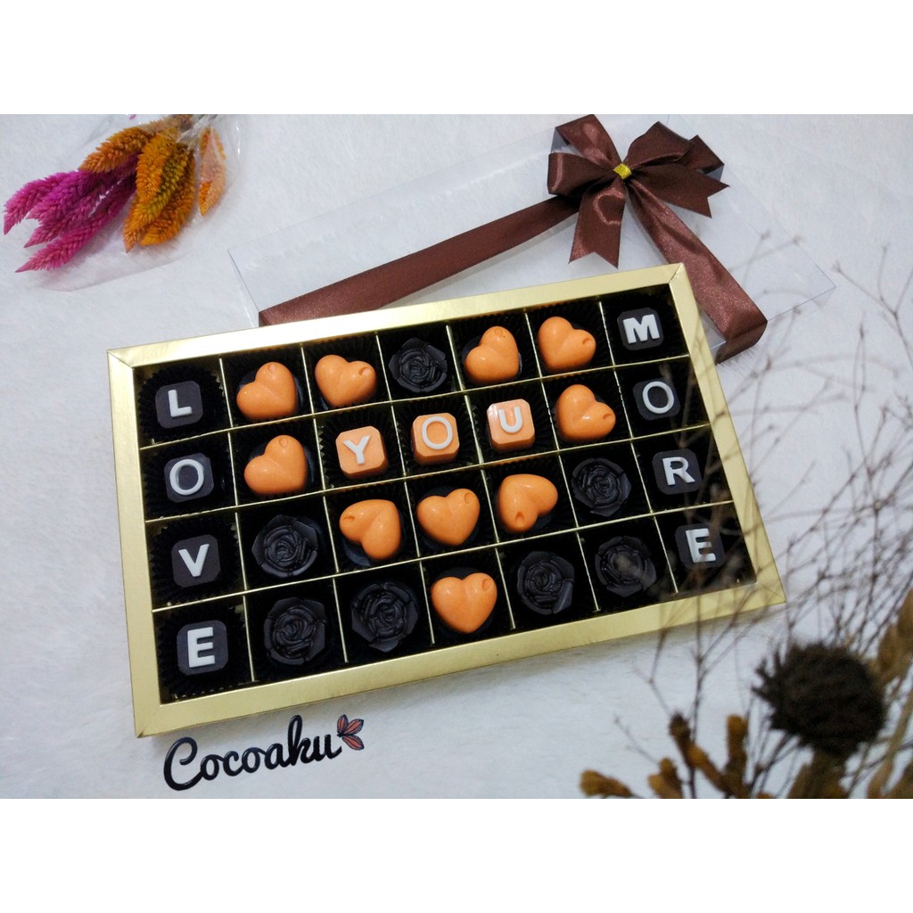 

Coklat Valentine / Cokelat ucapan Your The One (box mika 28 sekat)