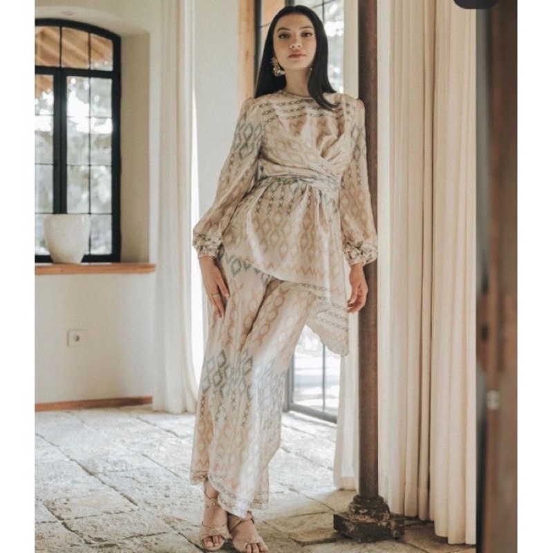 Kanawa blouse dan Kanawa Pants Original Wearing Klamby