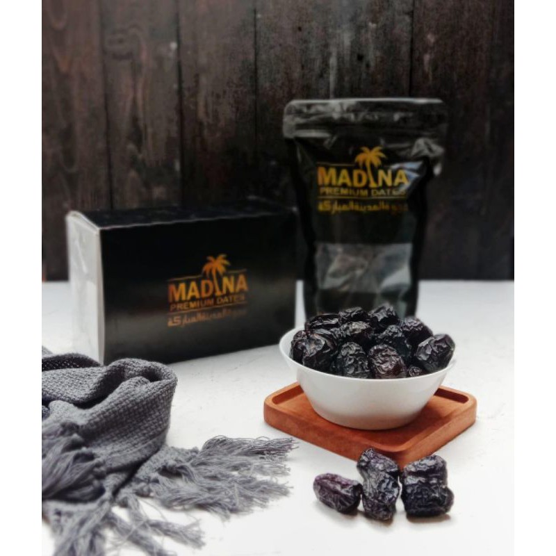 

Kurma Ajwa Madina 1kg
