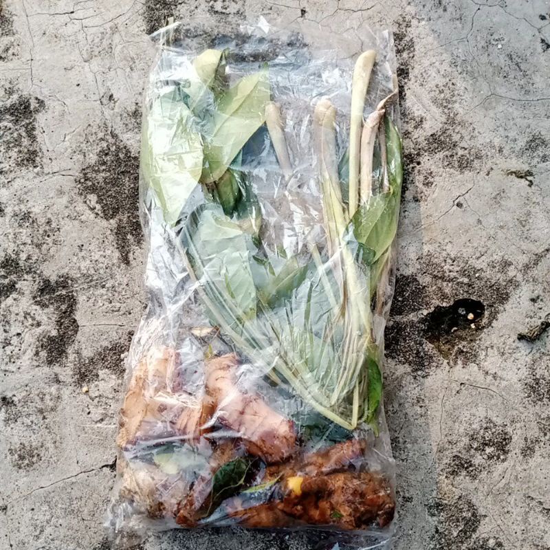 

bumbu dapur 1 kantong lengkap