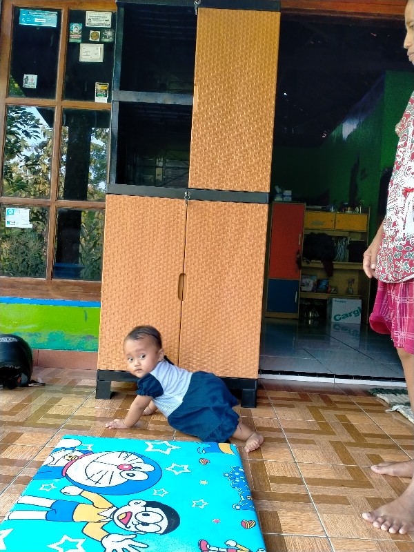 Lemari Pakaian Jumbo Diva Plus Kaca Sap & Gantung