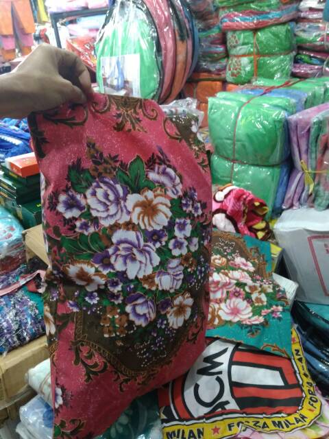 Kulit kapuk bantal petak motif bunga