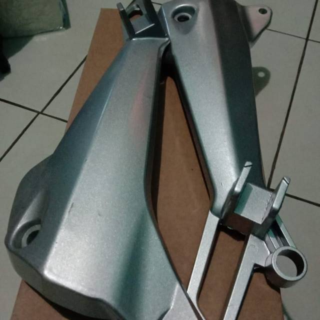 Dudukan step karisma supra 125