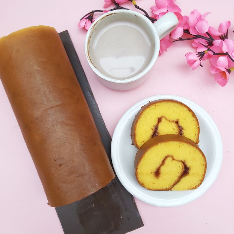 

Bolu Gulung Premium/Bolu Gulung Vanilla Strawberry/Roll Cake Vanilla Strawberry/Sponge Cake