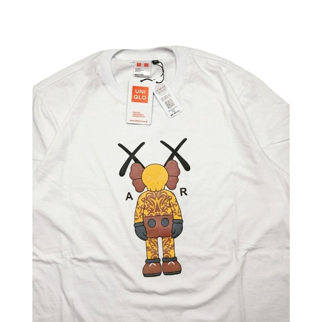Kaos Tshirt Baju UNIQLO KAWS X Air Jordan putih