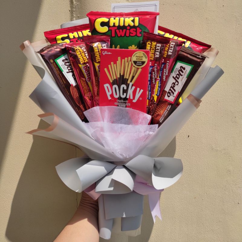 

(TERMURAH) READY STOCK Snack Buket Snack Bouquet untuk Hadiah Wisuda Ulang Tahun