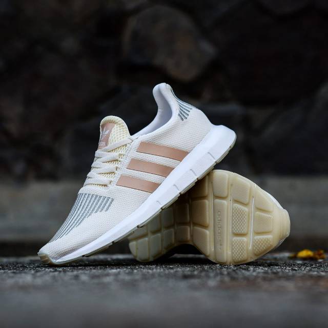 swift run adidas rose gold