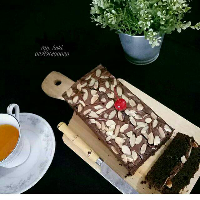 

fudgy brownies Panggang almond
