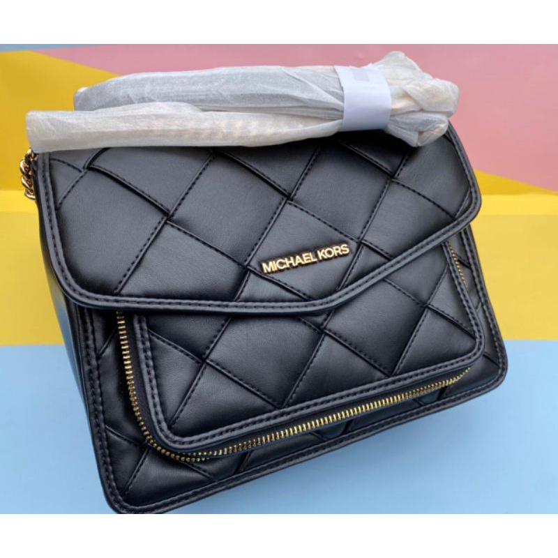 MK regina medium flap shoulder black