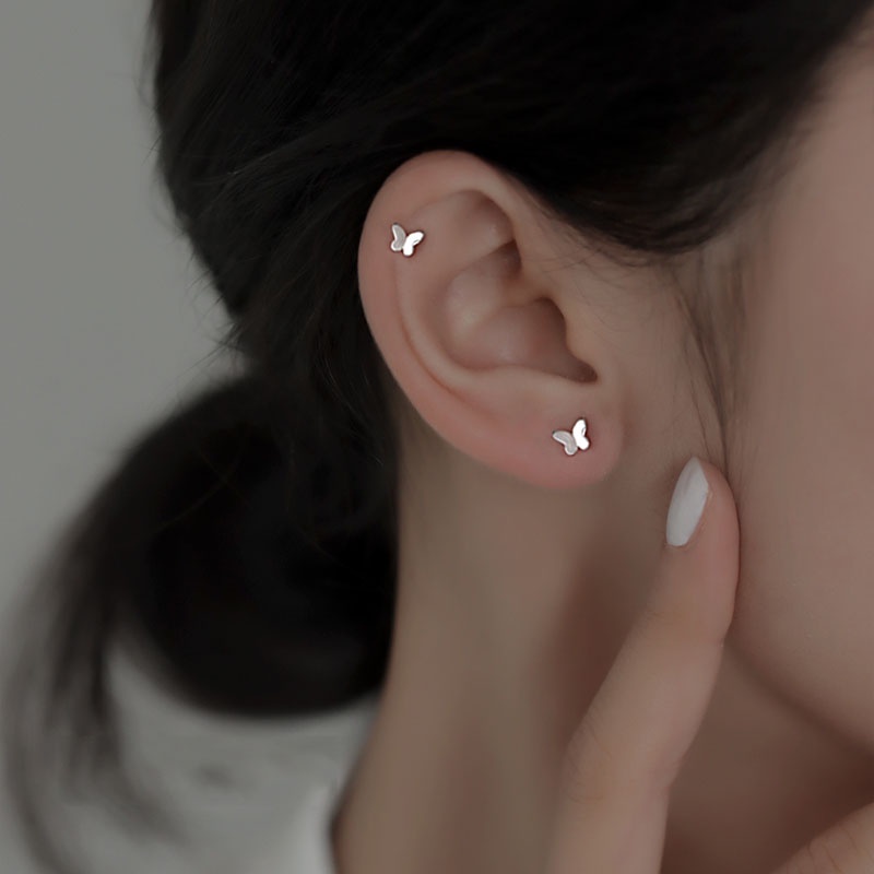 1 Pasang Anting Bentuk Kupu-Kupu Bahan S925 Silver Plated Anti Alergi