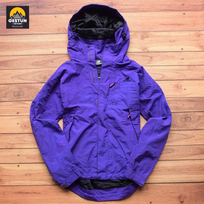 JAKET OUTDOOR NEW BALANCE SECOND