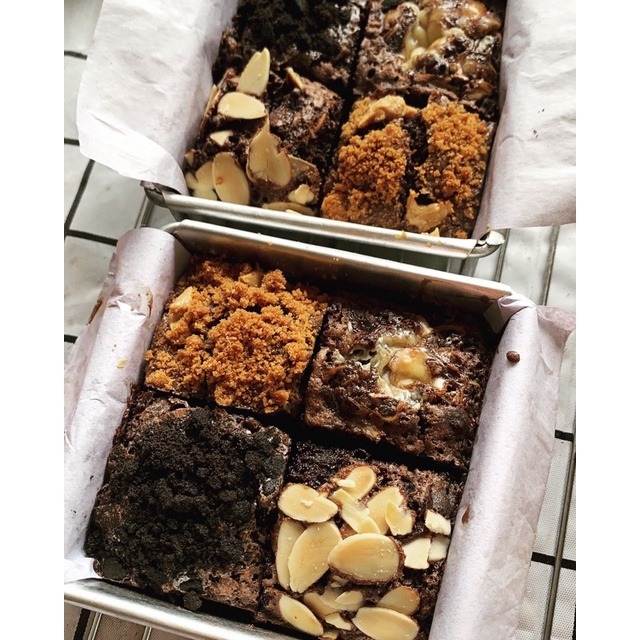 

MINI FUDGY BROWNIES SIZE 10x10 cm