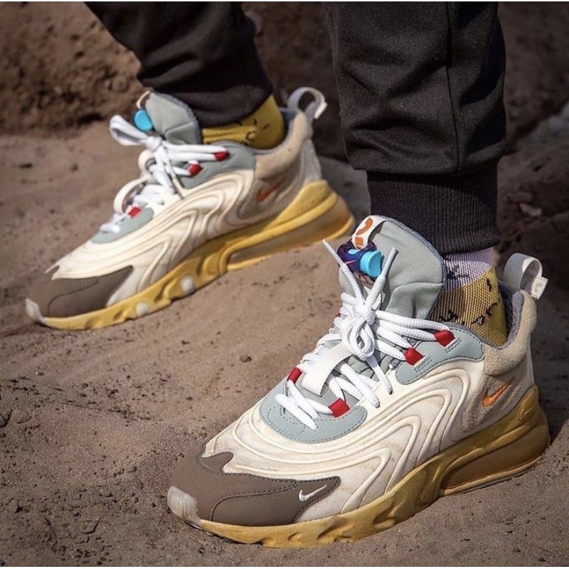 Nike Air Max 270 React x Travis Scott (Sepatu Sneakers Casual Cowok / Pria)