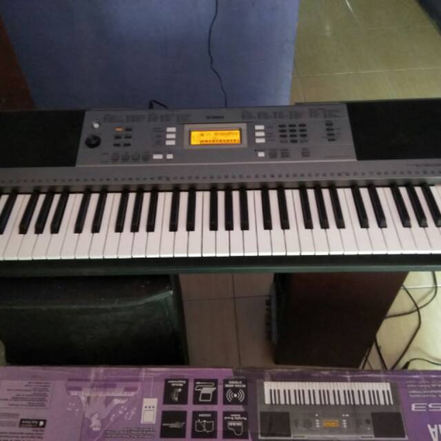 Yamaha PSR E353