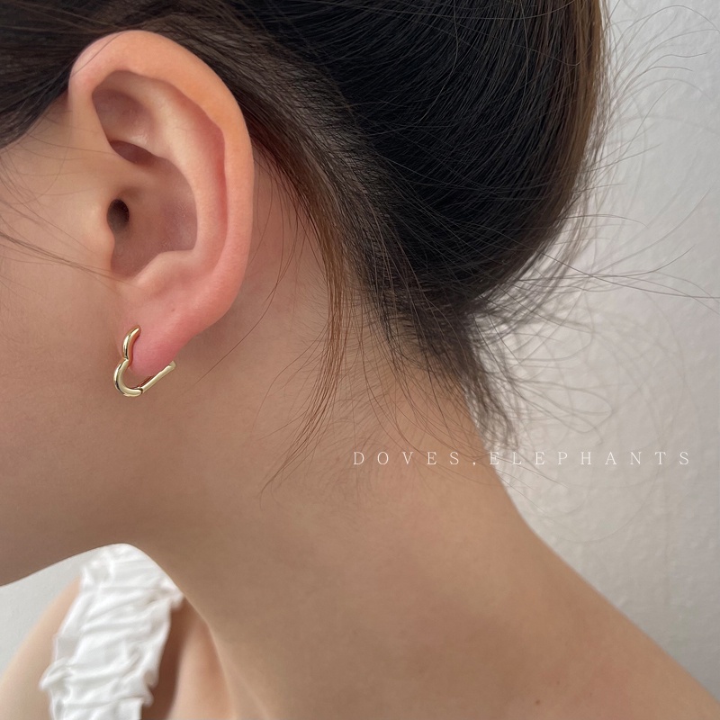 Anting Bentuk Hati Model hollow out Gaya Perancis