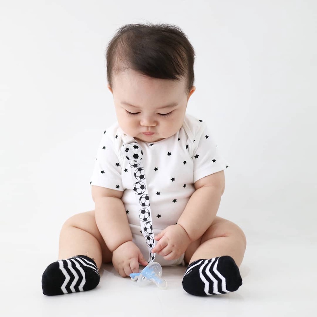 Royale Bebe - Pacifier Clip &amp; Socks / Penjepit Dot + Kaos Kaki Bayi