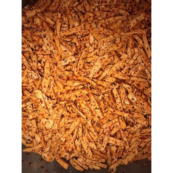 

Basreng pedas sedang #baso goreng 650ml packing pake kadus +bubble wrap minimal order 2 box. boleh dimix dengan cemilan yang lainnya