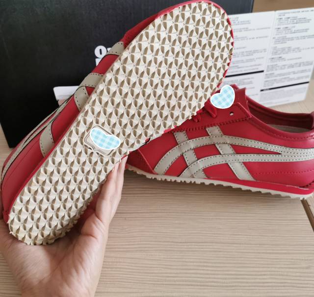 Sepatu Jepang Red Leather