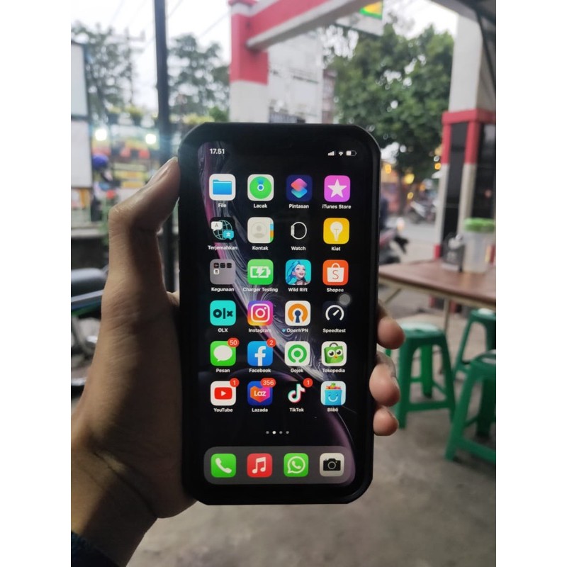 iph0ne xr 64gb garansi panjang resmi ibox (display only