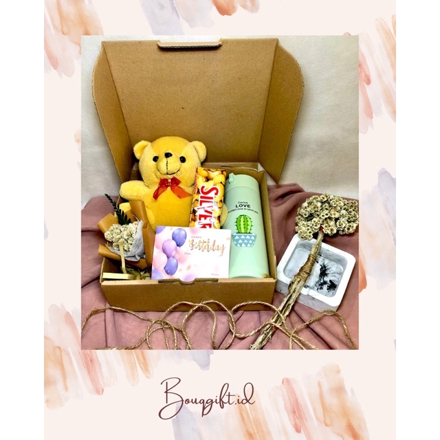

Hampers ultah / hampers ulang tahun / hampers cewek / gift box ultah