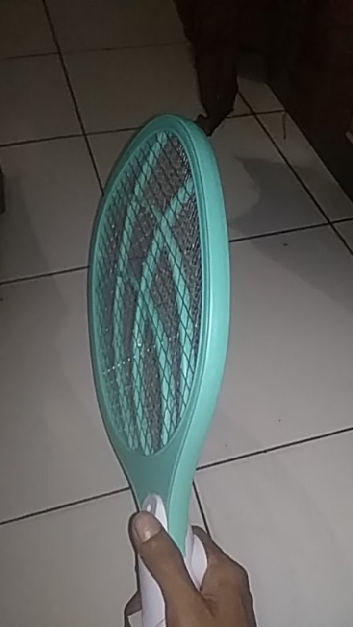 Raket Nyamuk Multifungsi Murah