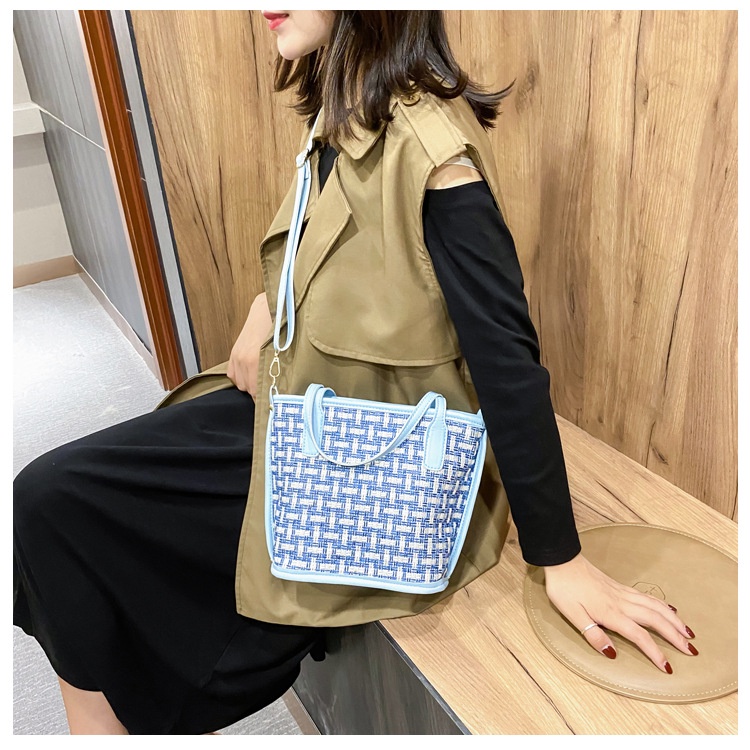 Drozenb Tas Selempang Wanita Bahan Rajut Motif Kotak/Slingbag Fashion Korea Anyam Kulit Impor/Tas Rajut Korea Import